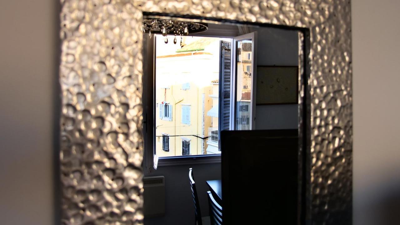 Heart-Warming Eleni Apartment In Corfu Town Eksteriør bilde